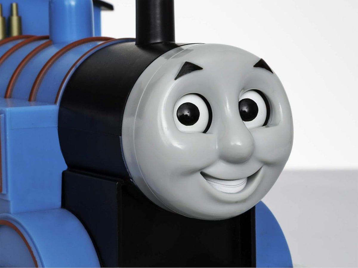 Battery-powered Model Train Set with Remote I805