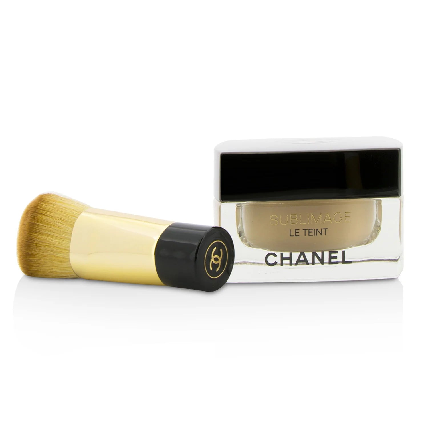 # 40 Beige Cream Foundation 30g O62447