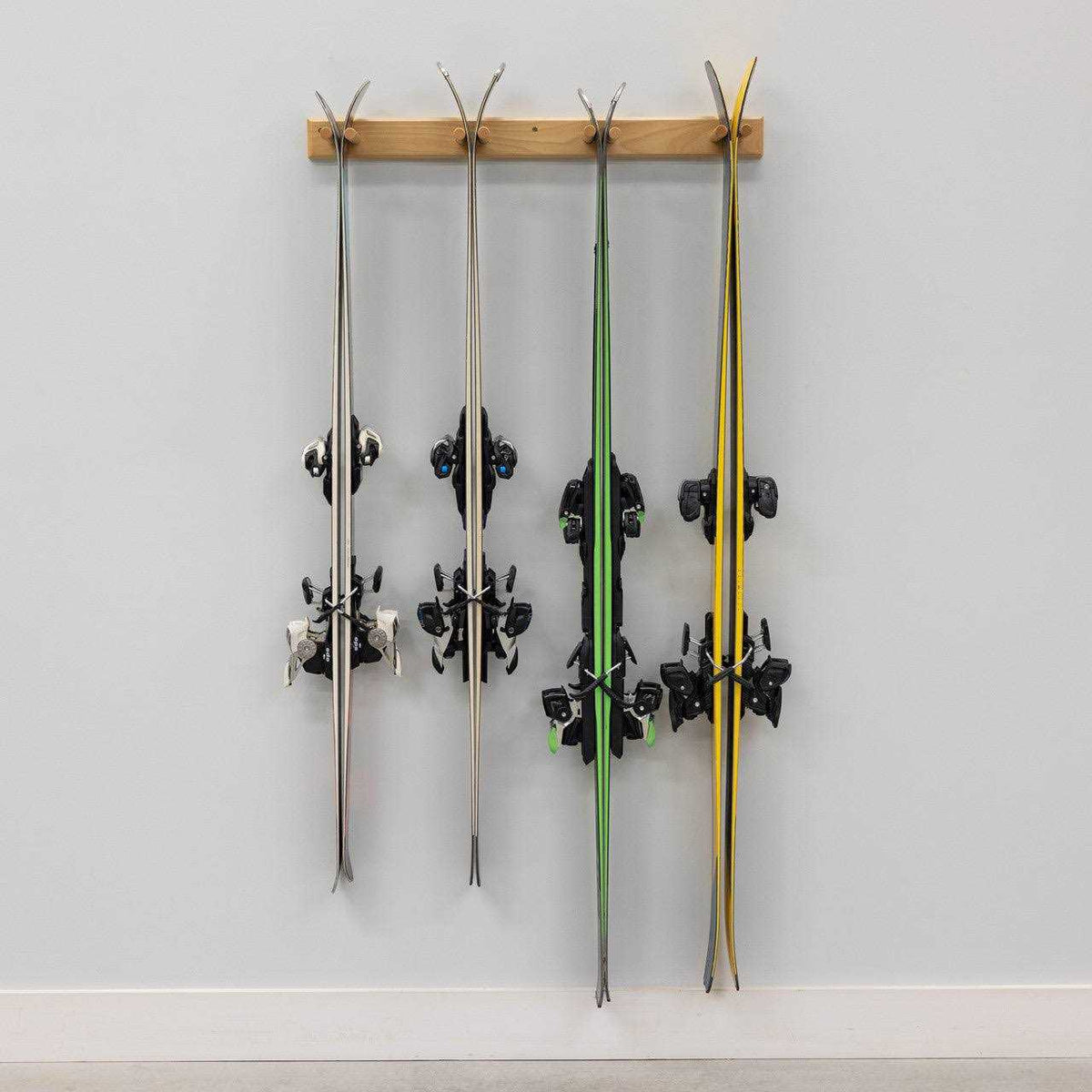 4 Pairs Ski Wall Rack B470